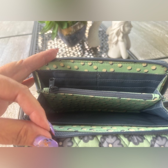 EUC, Vera Bradley Nomadic Blossoms Quilted Floral Women's Wristlet - Picture 7 of 7